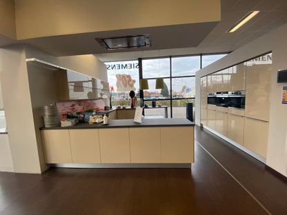 Custom Kitchens – €1000 per linear metre