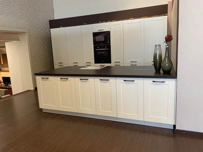 Expo 30 Edan White Kitchen with Island – Showroom Model in Flat-Pack