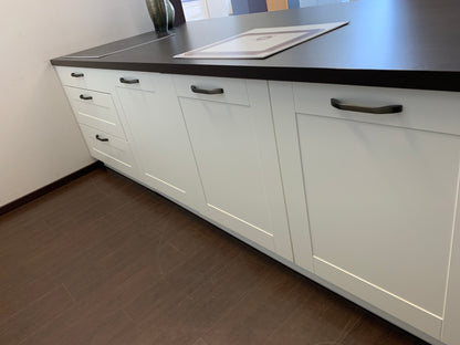 Expo 30 Edan White Kitchen with Island – Showroom Model in Flat-Pack