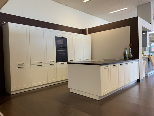 Expo 30 Edan White Kitchen with Island – Showroom Model in Flat-Pack