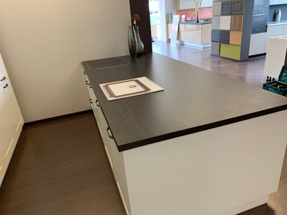 Expo 30 Edan White Kitchen with Island – Showroom Model in Flat-Pack