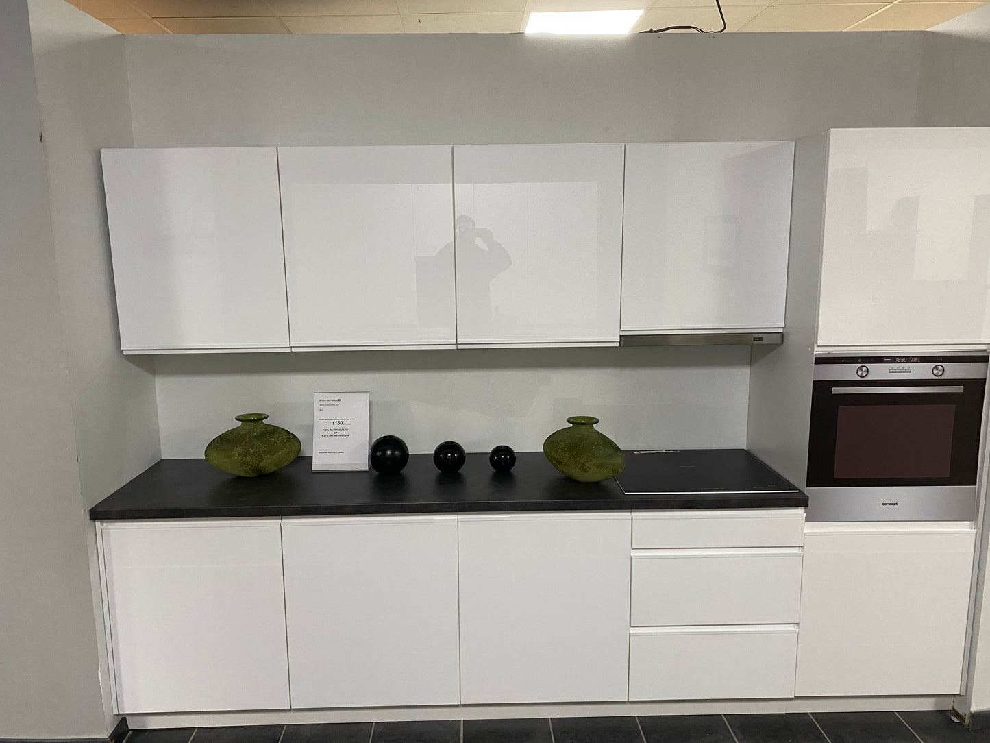 kitchen Expo 14 Sole White Modern 300 cm Straight Kitchen