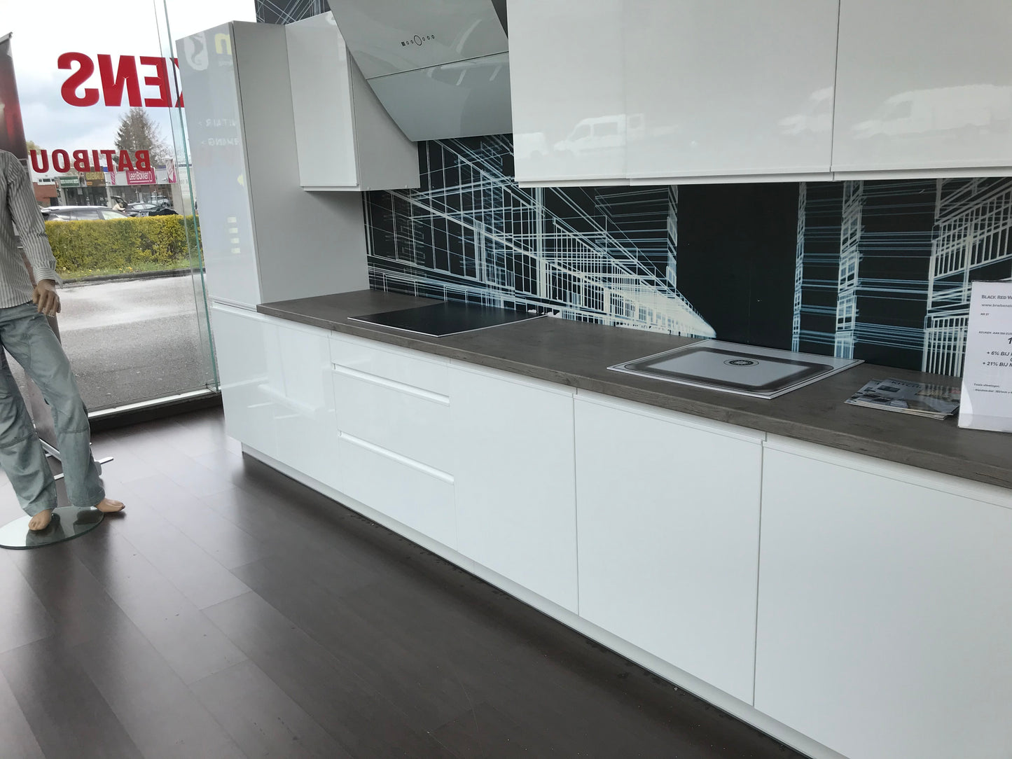Expo 27 Sole White Modern Straight Kitchen