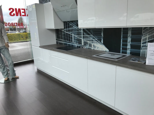 Expo 27 Sole White Modern Straight Kitchen