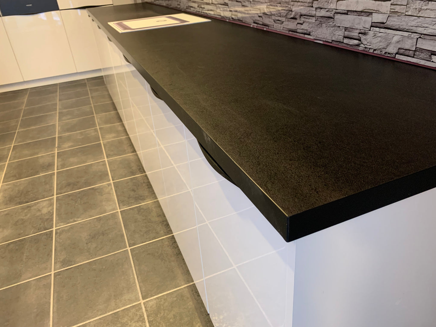 Expo 4 Vitre Modern High-Gloss Island Kitchen