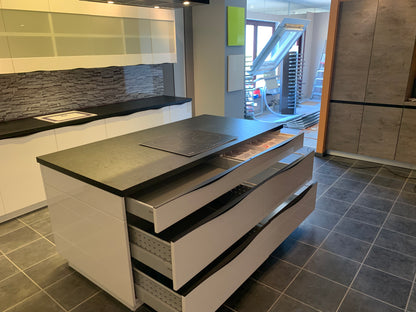 Expo 4 Vitre Modern High-Gloss Island Kitchen