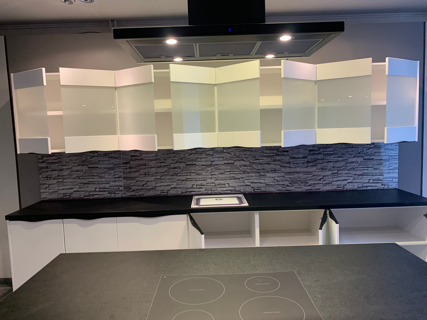 Expo 4 Vitre Modern High-Gloss Island Kitchen