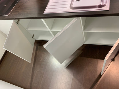 Expo 32 Sole White Kitchen with Island – Showroom Model in Flat-Pack