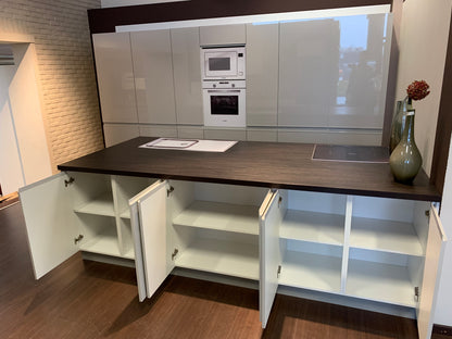 Expo 35 Sole Grey Kitchen with Island – Showroom Model in Flat-Pack