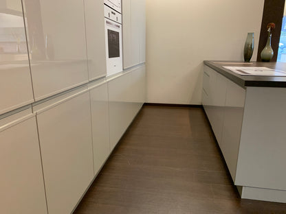 Expo 35 Sole Grey Kitchen with Island – Showroom Model in Flat-Pack