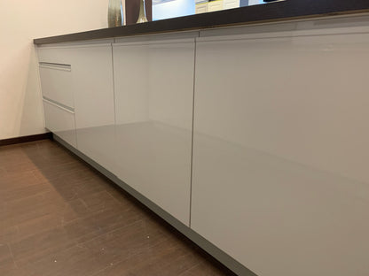Expo 35 Sole Grey Kitchen with Island – Showroom Model in Flat-Pack