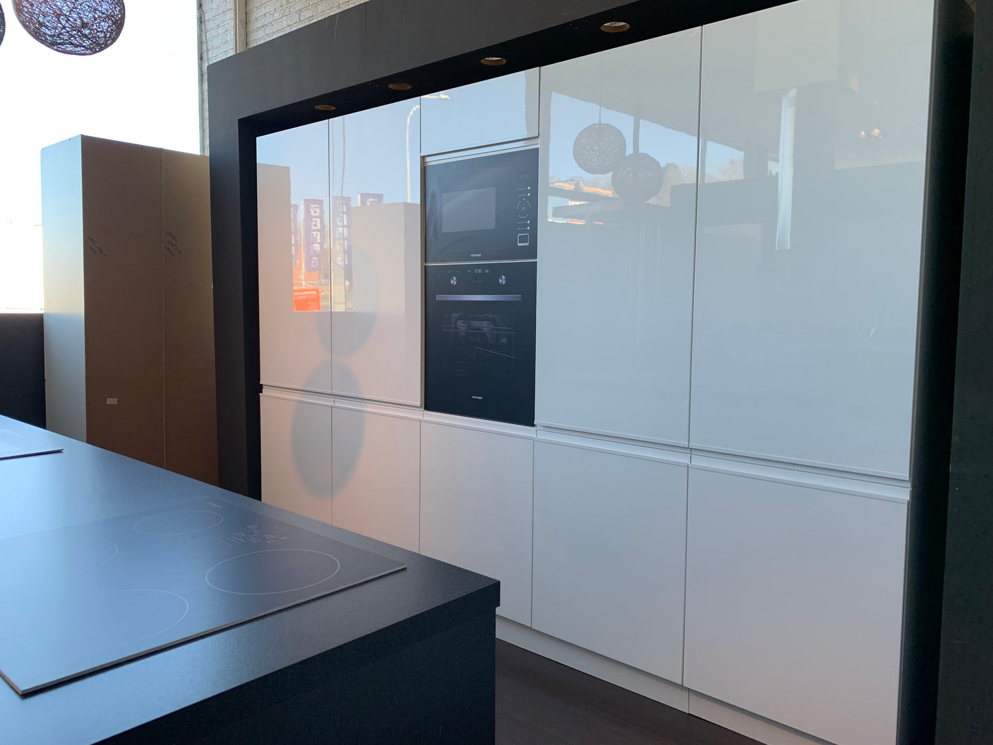Expo 42 Sole Modern White Kitchen with Cooking Island – Showroom Model (Flat-Pack Assembly Kit)
