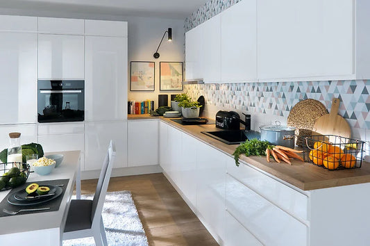 Custom Kitchens – €750 per linear metre