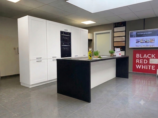 Expo 40 Sole Modern White Kitchen with Cooking Island – Ex-Display Showroom Model (Flatpack / Ready-to-Assemble)