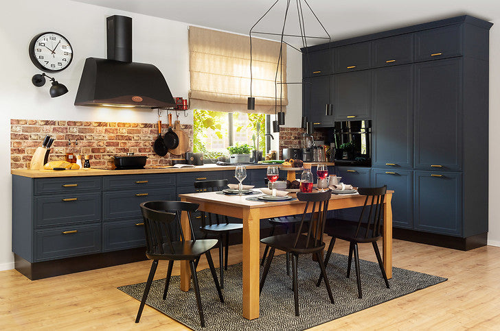 Custom Kitchens – €750 per linear metre
